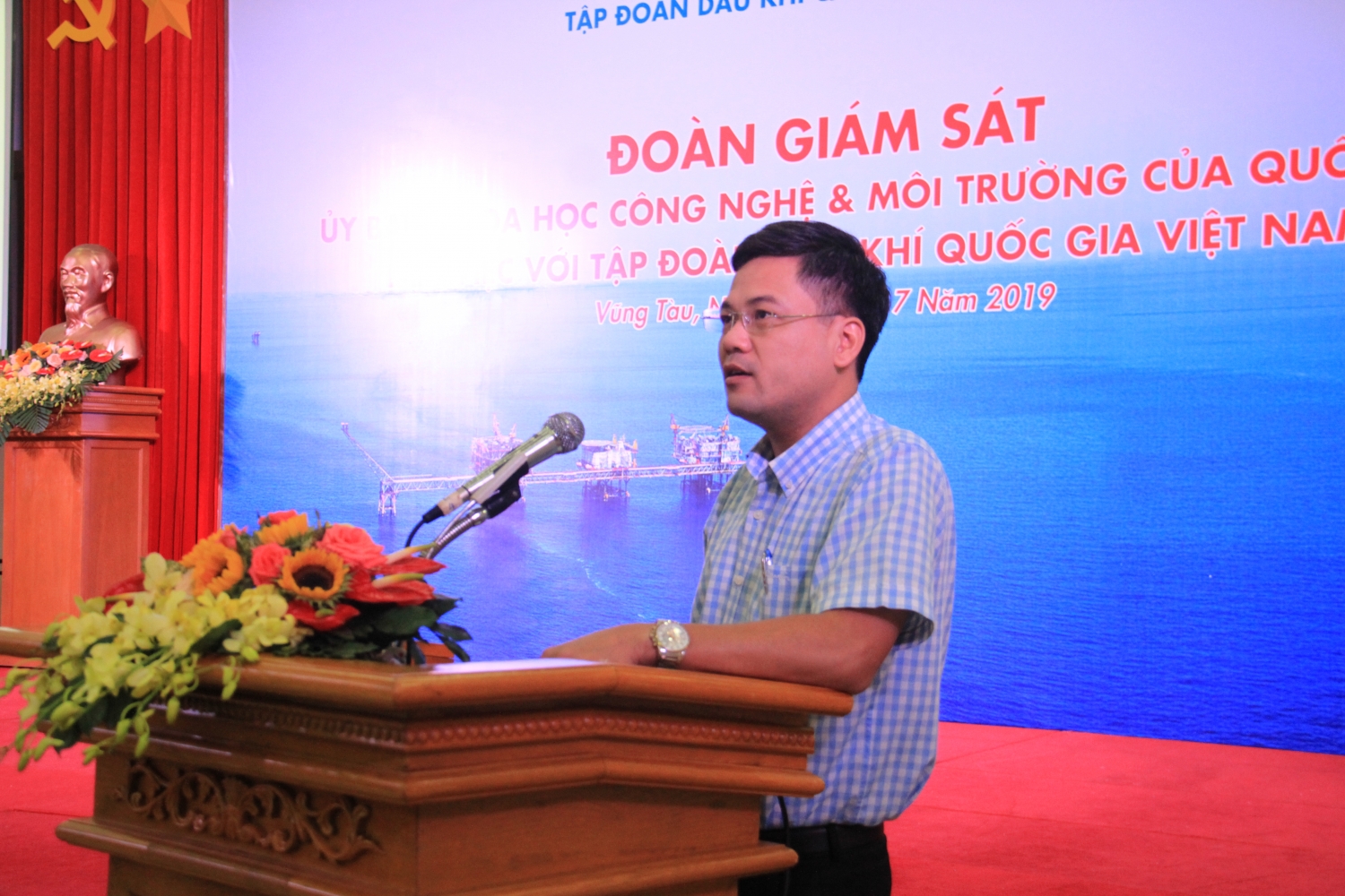 Ủy ban Khoa học Công nghệ và Môi trường Quốc hội làm việc với PVN về giám sát việc thực hiện chính sách, pháp luật bảo vệ môi trường